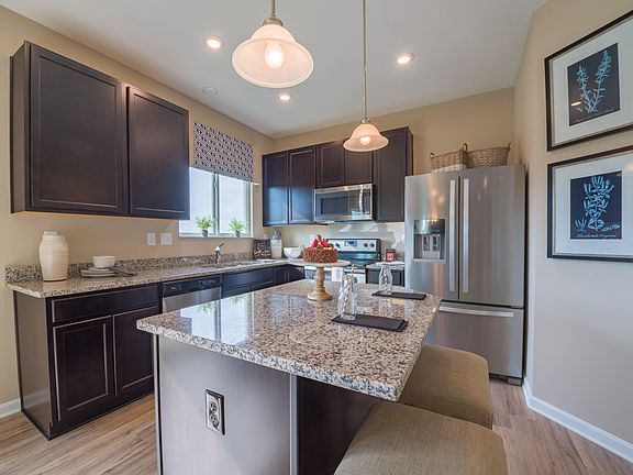 2nd image of 1025 Summersfield Dr