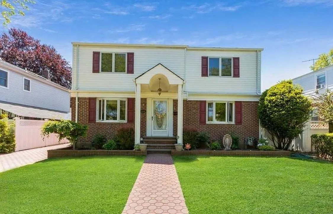 4 bed, 2700 sqft, $5,000 — Photo 2
