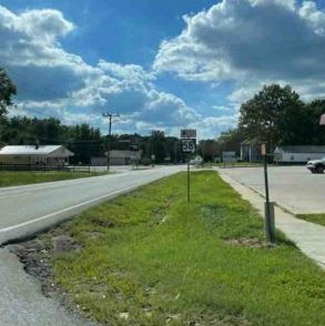 Exterior Neighborhood (street photo)