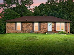 305 Barry Dr, Clarksville, TN 37040