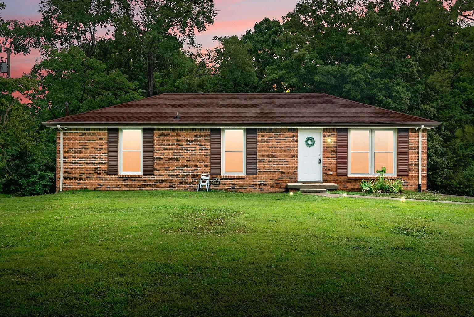 305 Barry Dr photo 1