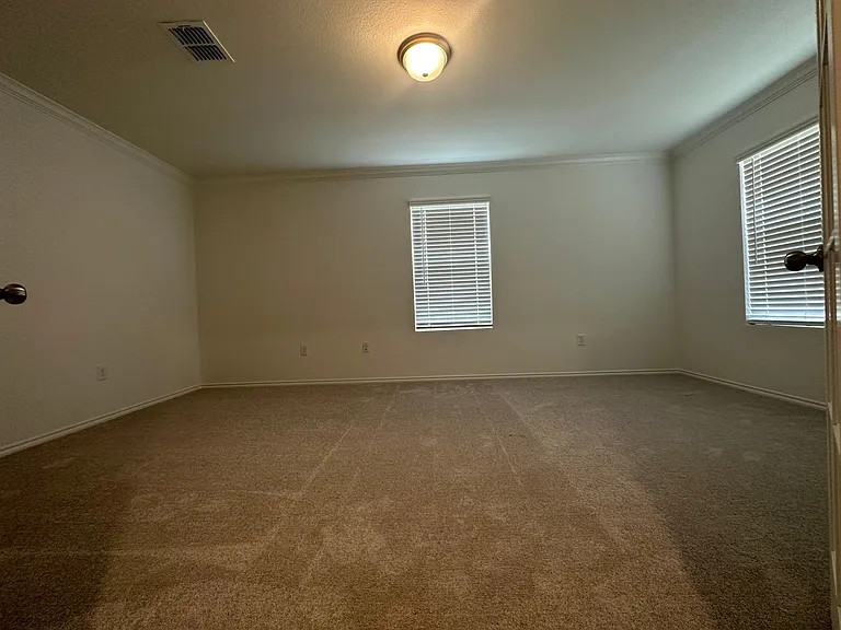 2533 Creekbend Dr — Photo 19