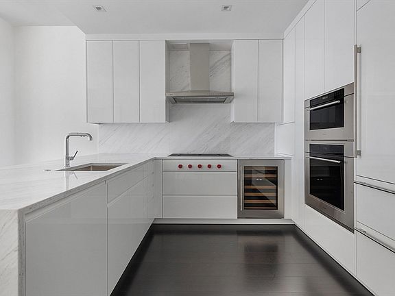 4th image of 150 Seaport Blvd Unit 19G