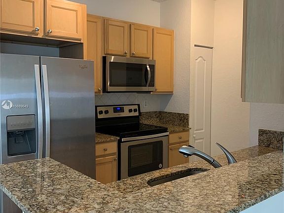 4th image of 6001 SW 70th St APT 315