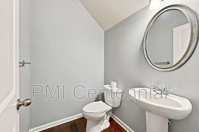 3 bed, 2.0 bath, 1966 sqft, $2,100 — Photo 4