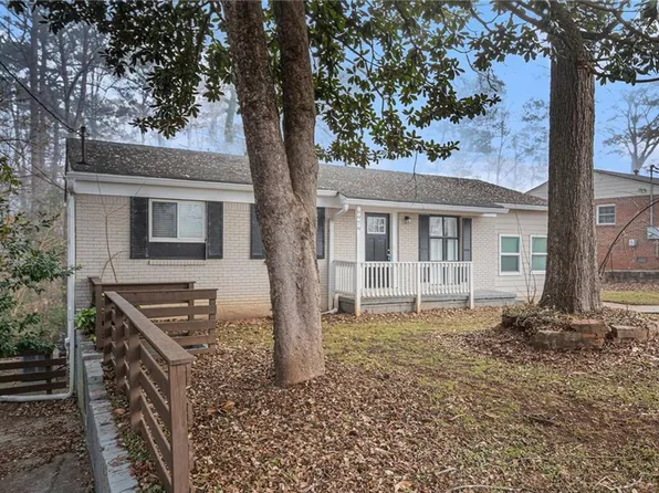 6979 Bruce Cir, Lithonia, GA 30058