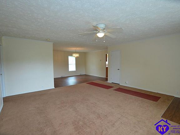 3rd image of 785 Ditto Ln