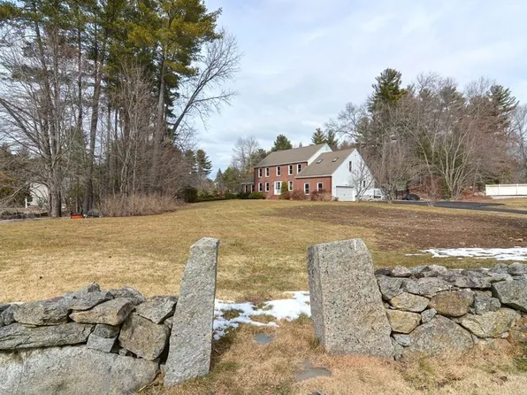 7 Mill Pond Cir, Milford, MA 01757