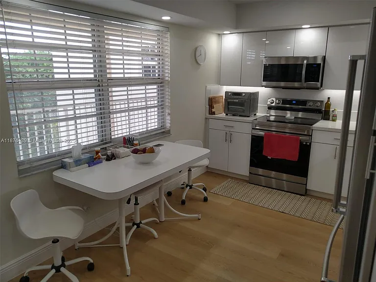 3510 Oaks Way #509 — Photo 34
