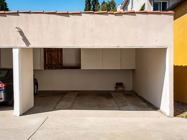 1763 Kelton Ave — Photo 16