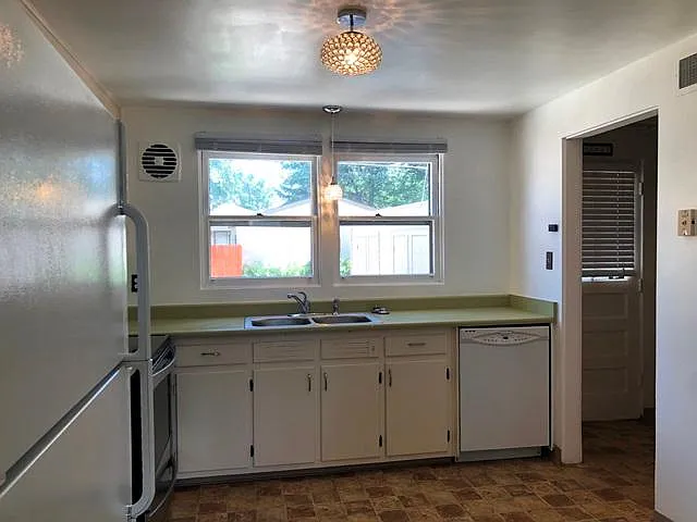 2443 Paseo Rd — Photo 10