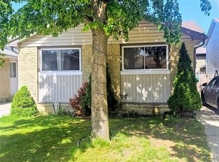 8232 Gregory Pl, Windsor, ON N8S 4N4