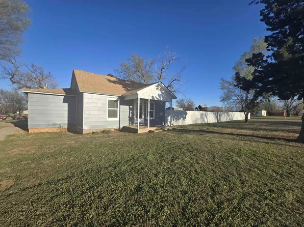 315 S 1st Ave, Fairview, OK 73737