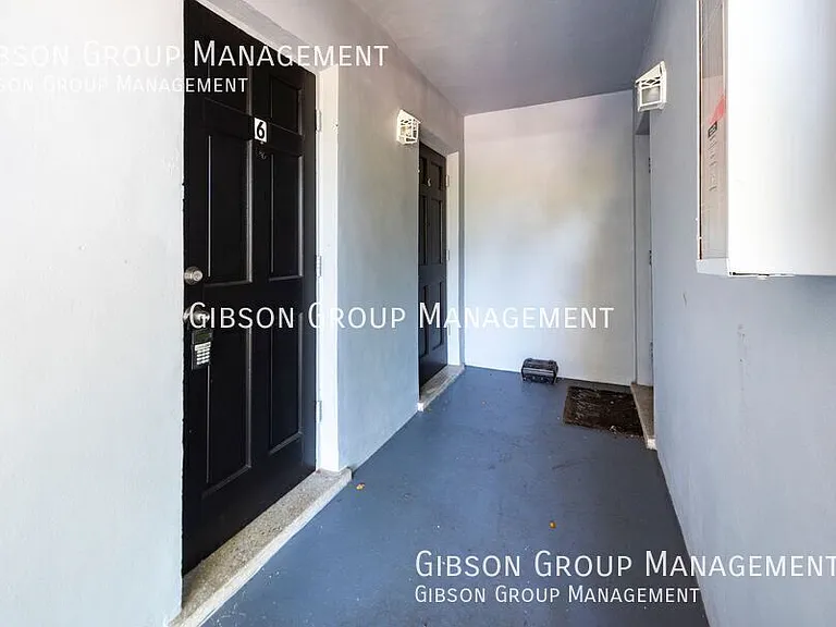 806 NE 16th Pl #6 — Photo 7