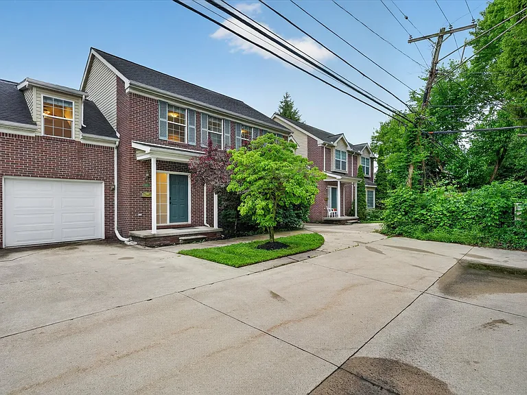 3813 Rochester Rd — Photo 3