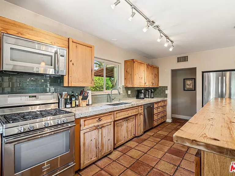 Old Prospector Trl — Photo 11