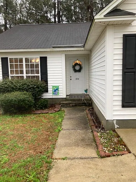 3 bed, 1176 sqft, $1,590 — Photo 3