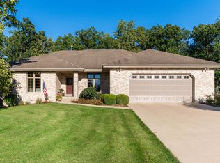 11872 Hickory Ct, Genoa, IL 60135