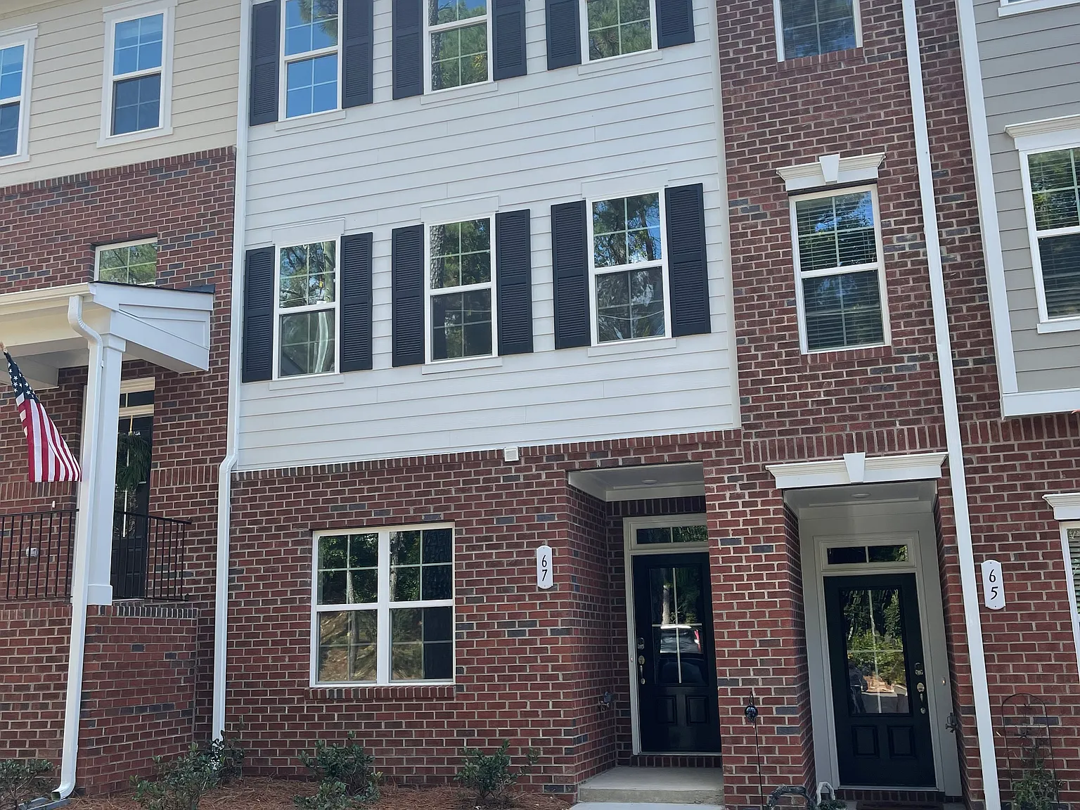 3 bed, 3.5 bath, 2208 sqft, $2,600 — Photo 1