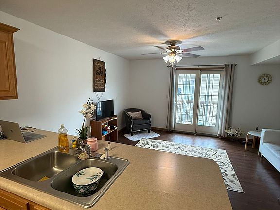 3rd image of 634 Leah Dr