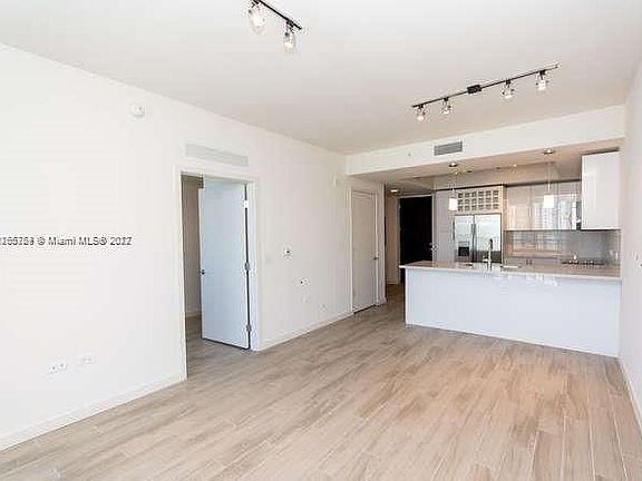 4th image of 999 SW 1st Ave APT 1808