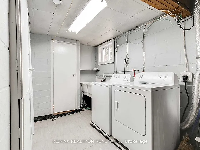 27 Highland Park Blvd — Photo 23