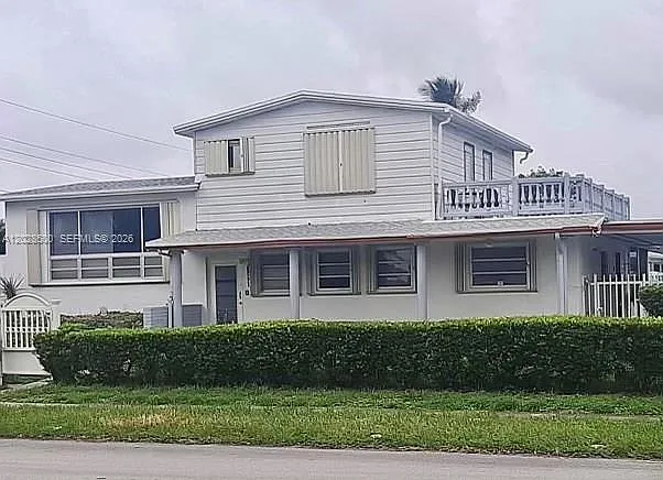 141 McArthur Pkwy — Photo 1
