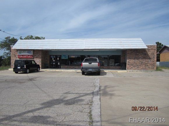 1st image of 819 W Hallmark Ave