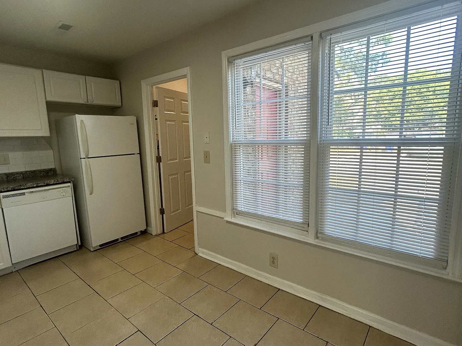 2 bed, 1.5 bath, 1050 sqft, $1,795 — Photo 4