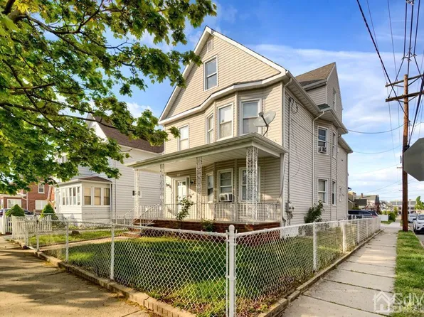 40 Pulaski Ave, Carteret, NJ 07008