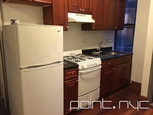 Rented by Point NYC | media 10