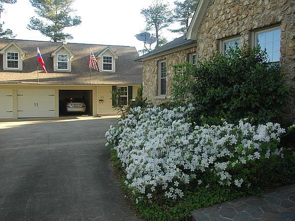 Three Car Garage & Guest Hse
