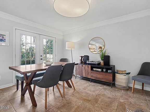 5th image of 3305 Pinecrest Dr