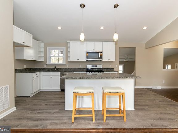 5th image of 10 Wildgeese Cir