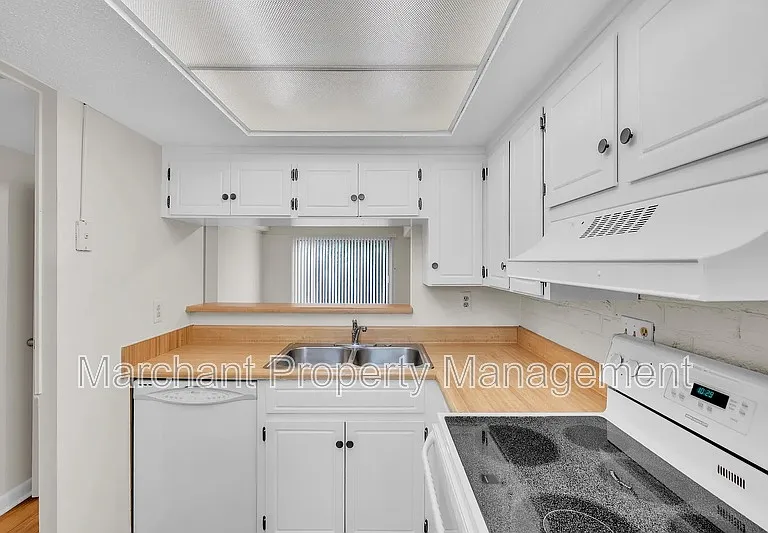 2530 E North St #11-B — Photo 12