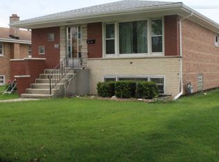 8222 Mason Ave, Burbank, IL