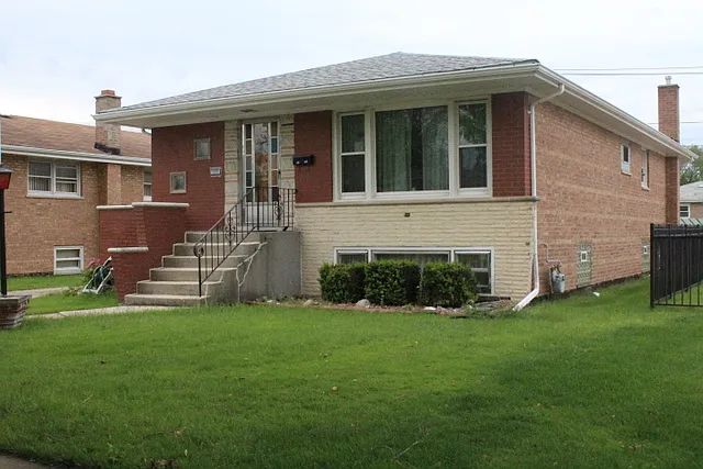 8222 Mason Ave photo 1