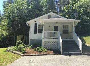 211 Big Pine Rd, Hendersonville, NC 28792