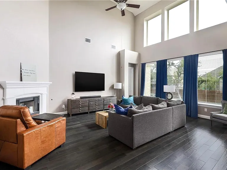 1408 Saddlespur Ln — Photo 3