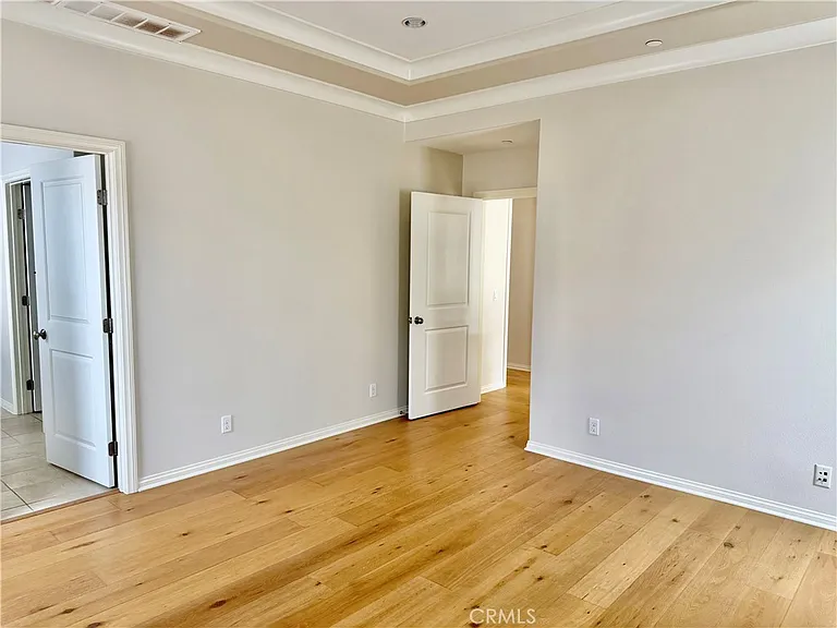 102 Chestnut Grv — Photo 16