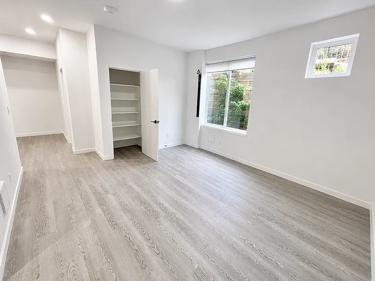 **4 Weeks Free Rent Upon Move In** | New Construction - Minutes From Downtown Pdx — Photo 7