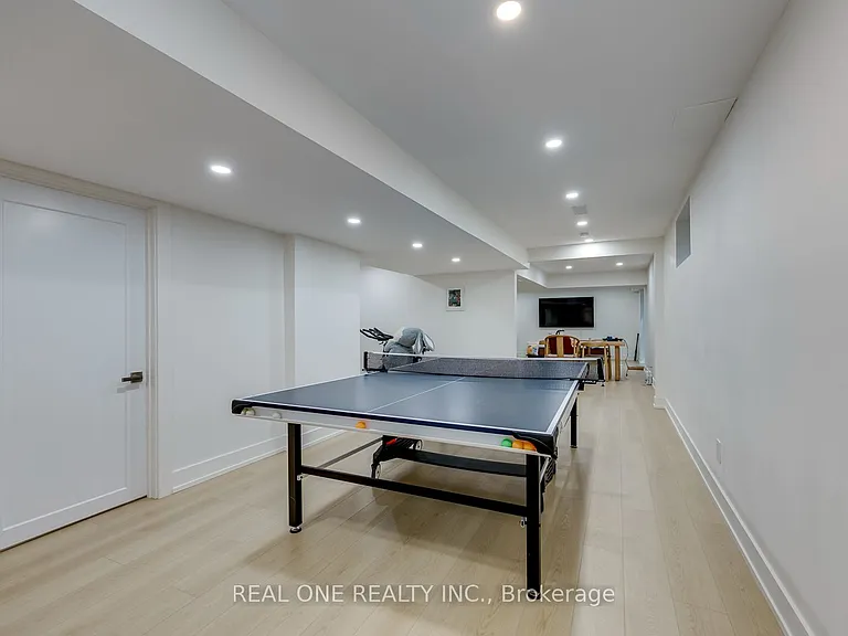 814 Calder Rd — Photo 29