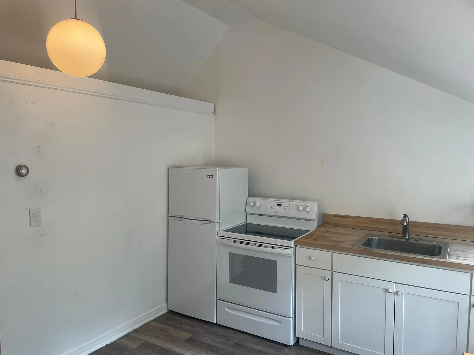 Studio, 900 sqft, $1,950 — Photo 4