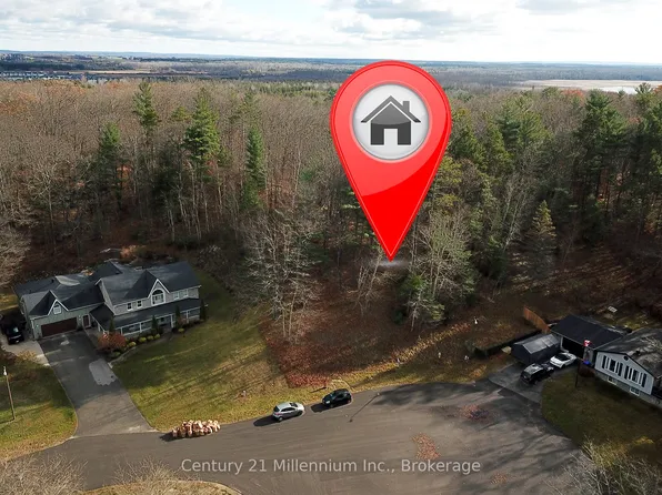18 Longdale Rd, Wasaga Beach, ON L9Z 1S6