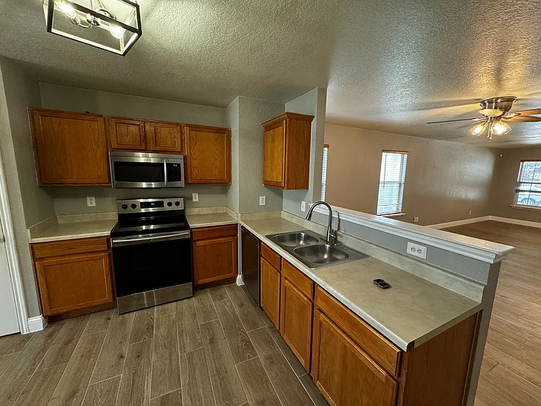 9016 Dublin Grn — Photo 3