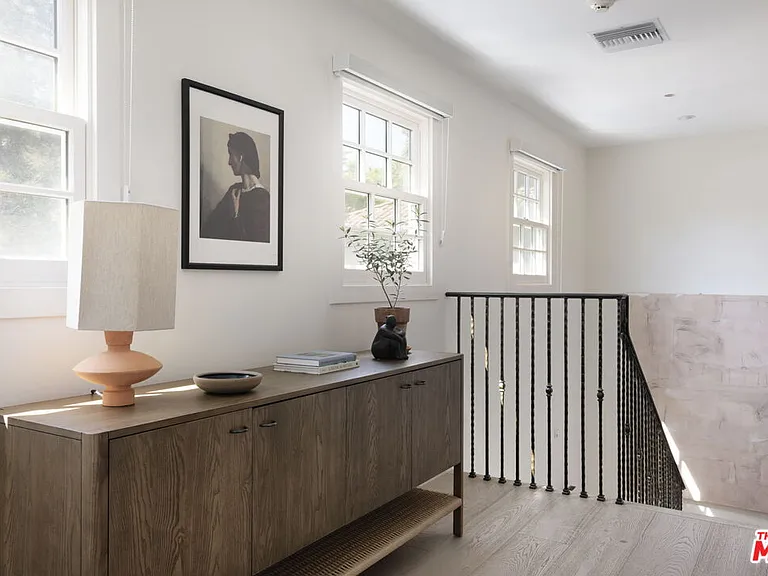 632 S Arden Blvd — Photo 36