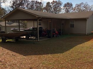 632 Pineview Dr, Springville, TN 38256