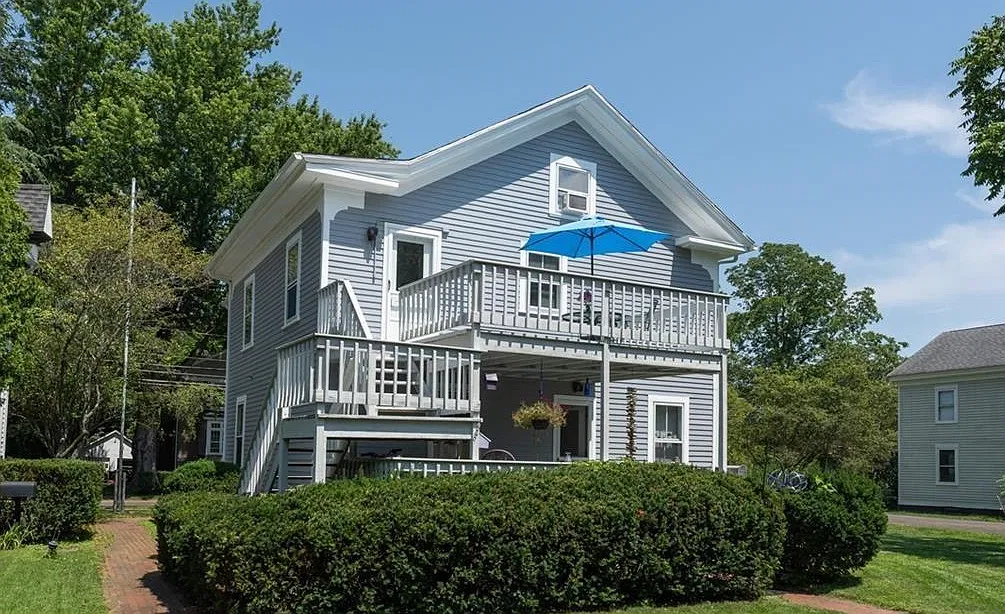 2 bed, 1.5 bath, 1431 sqft, $2,300 — Photo 3