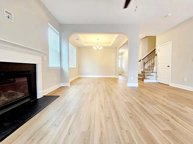 2115 Mannington Dr — Photo 10