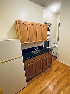 Rented by Work Live Holdings | media 9